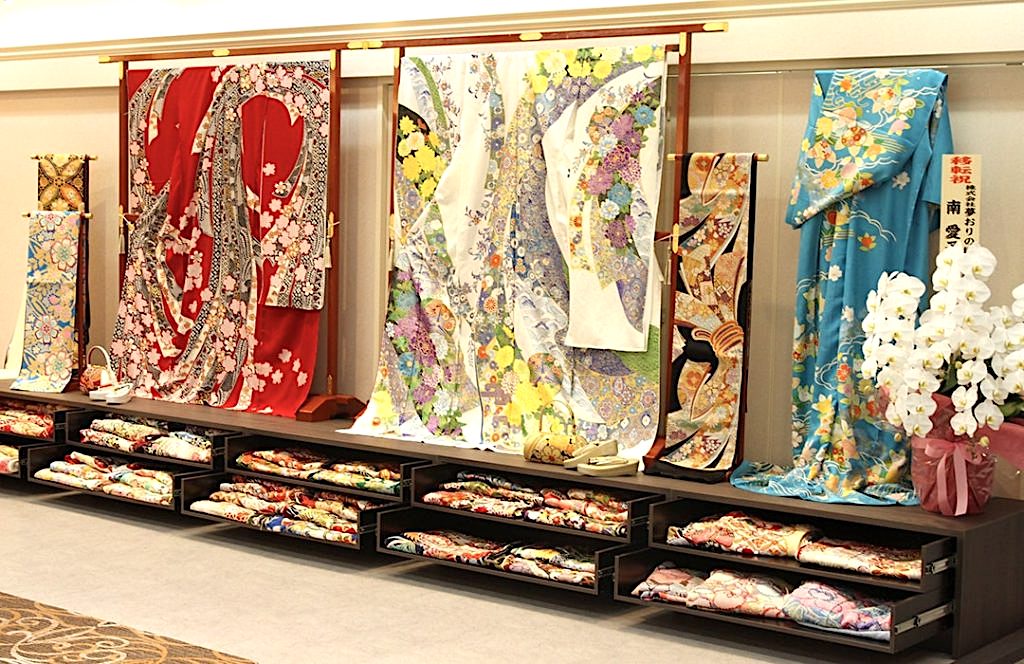 オンディーヌ神戸店 | きもの苑