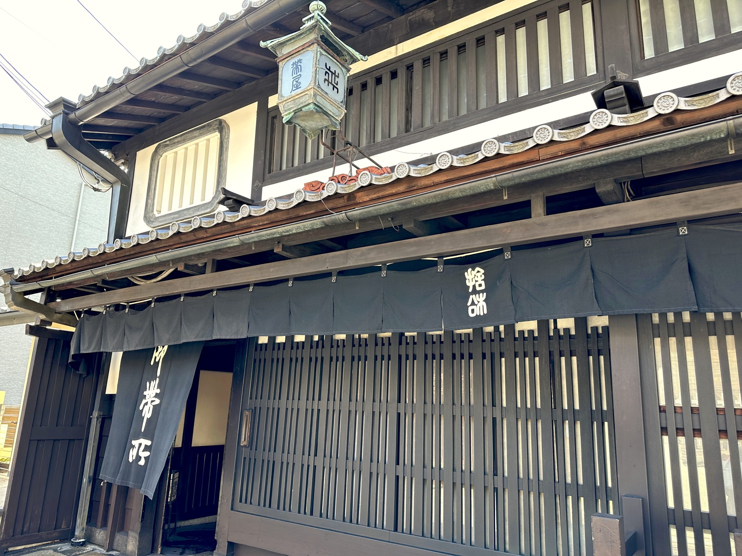 京都にある捨松の外観