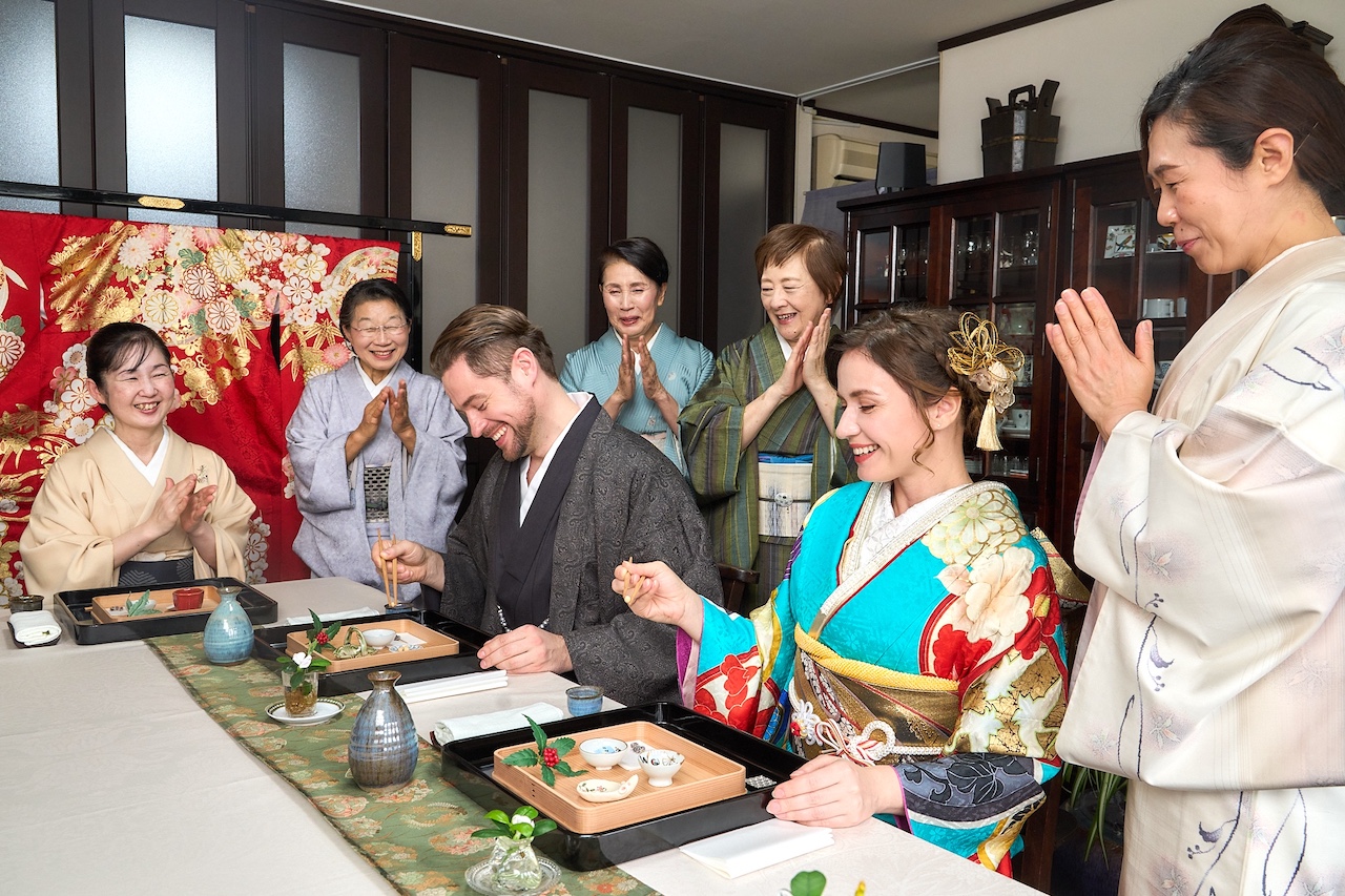 着物姿で学ぶ日本の所作とマナー（kimono etiquette experience in Japan）
